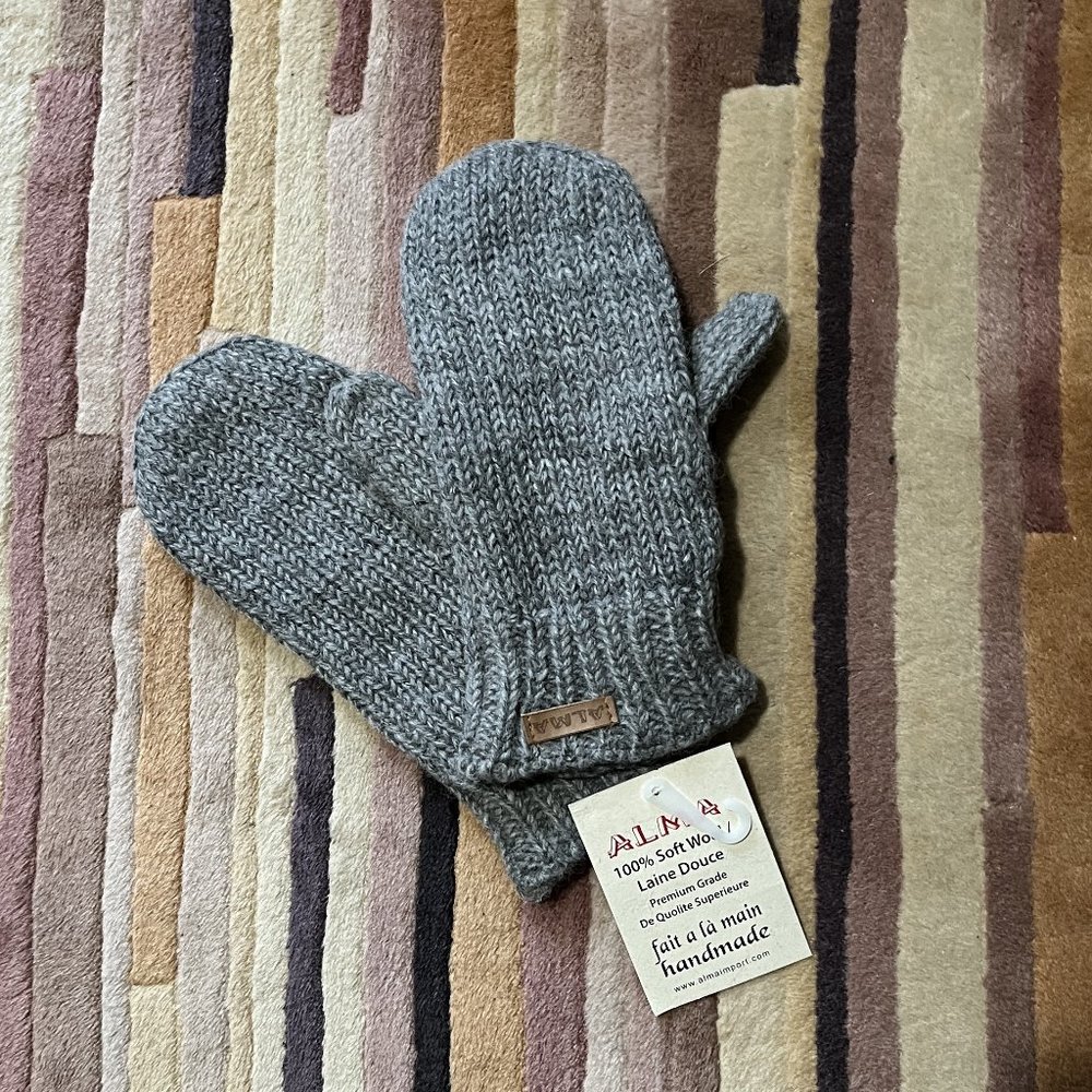 NWT ALMA Unisex Grey Handmade Soft-Wool Polyester-Lined Mittens - Size Adult